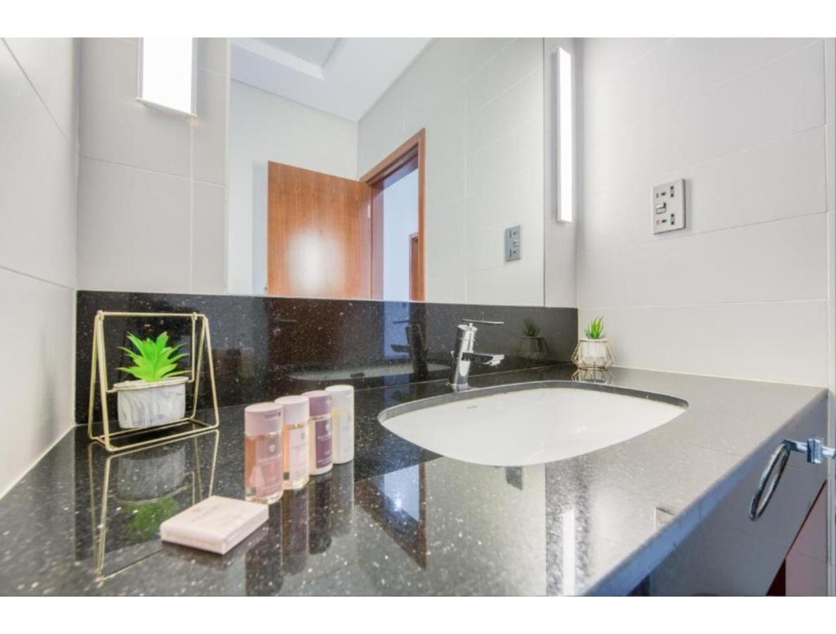 The Penthouse Near Burj Khalifa And Dubai Mall Exteriör bild