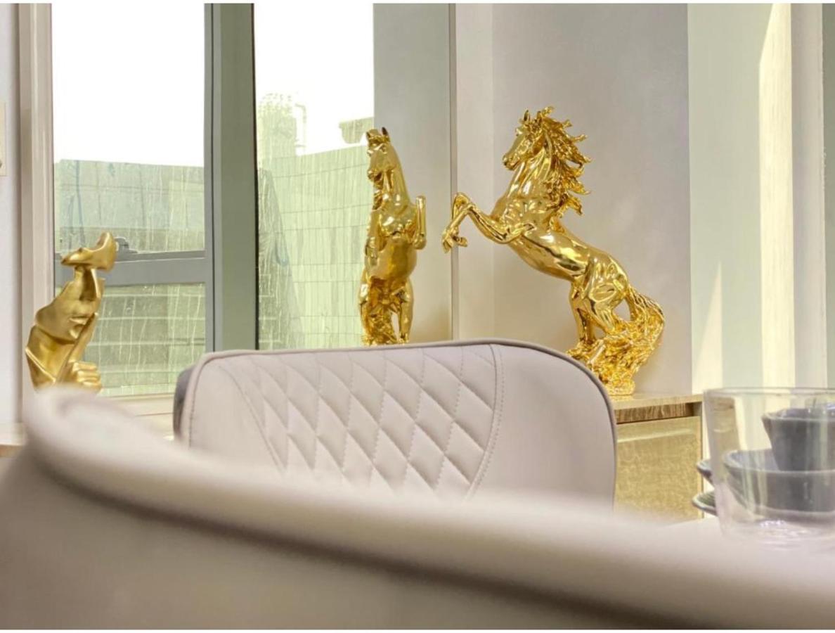 The Penthouse Near Burj Khalifa And Dubai Mall Exteriör bild