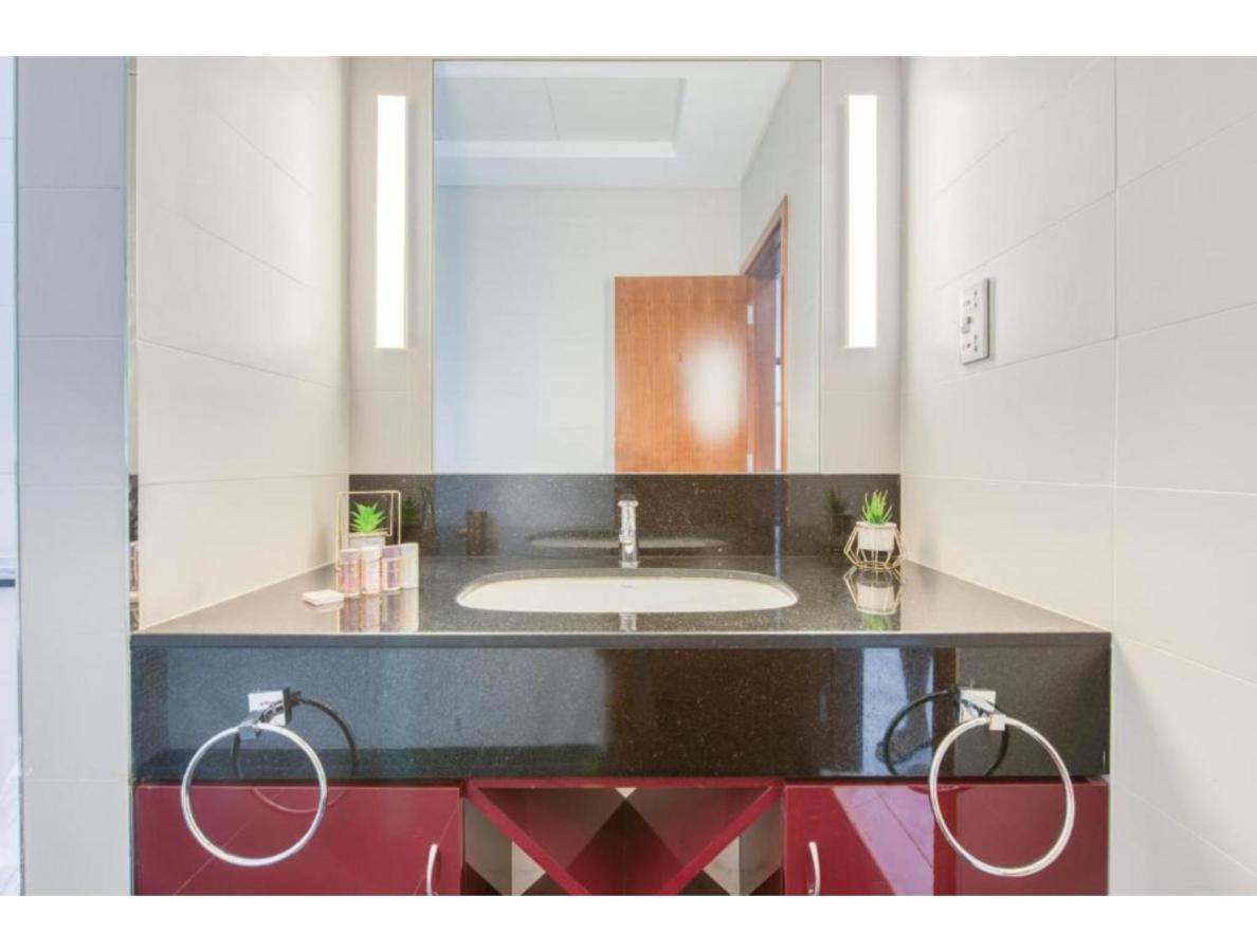The Penthouse Near Burj Khalifa And Dubai Mall Exteriör bild